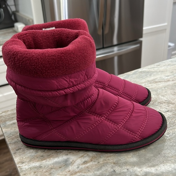 LLBean Womens Fleece Lined Quilted Slipper Boot 8 magenta pull on - Picture 9 of 11